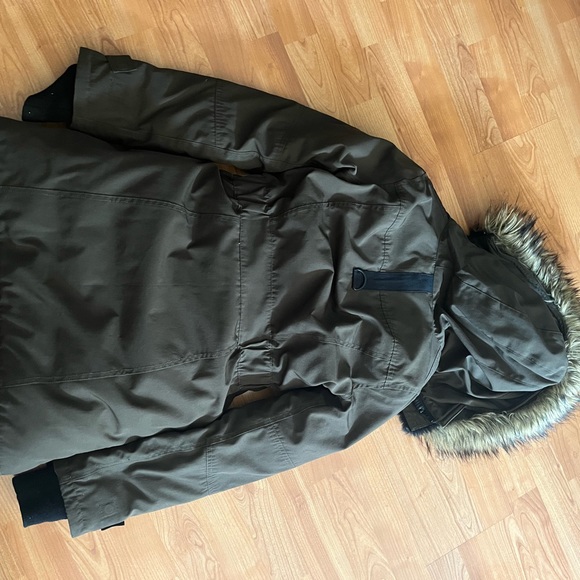 Aritzia Golden Bancroft parka - Picture 5 of 6